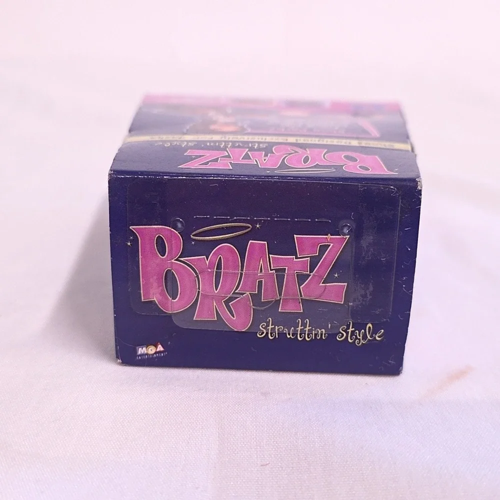 Bratz Shoe Pack Sasha Struttin Style NIB 2002 MGA White Black Brown 3 Pairs Y2K